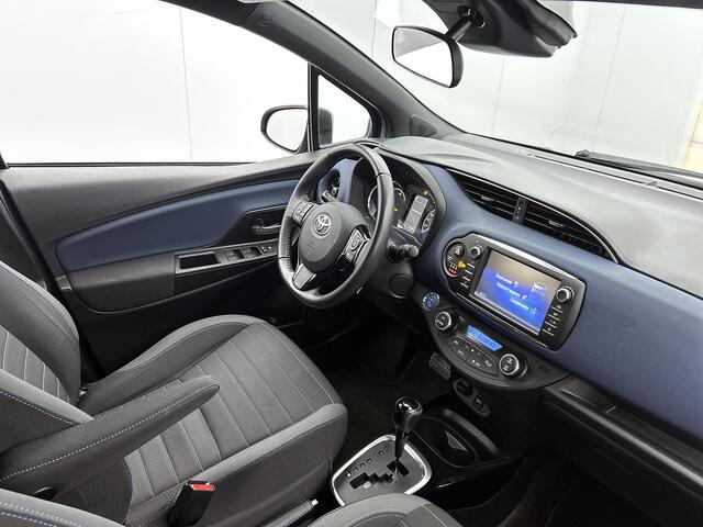 Toyota YARIS 1.5 Hybrid Bi-Tone | Trekhaak tbv Fietsendrager | Dealer Onderhouden | LED | Cruise Control |