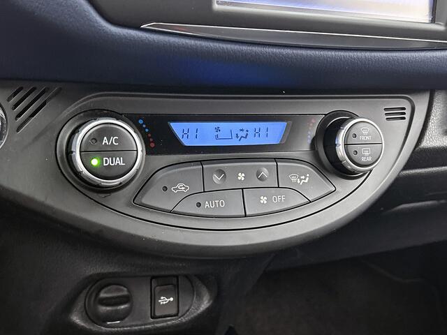 Toyota YARIS 1.5 Hybrid Bi-Tone | Trekhaak tbv Fietsendrager | Dealer Onderhouden | LED | Cruise Control |