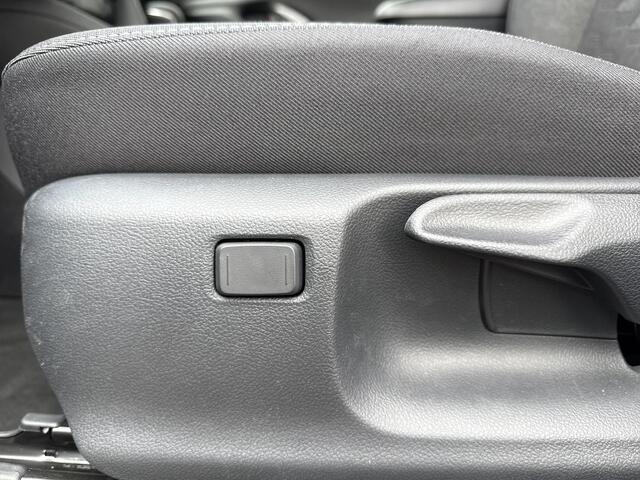 Toyota YARIS 1.5 Hybrid 115 Dynamic **NIEUWE AUTO/ COMFORT PACK/ DIRECT LEVERBAAR**