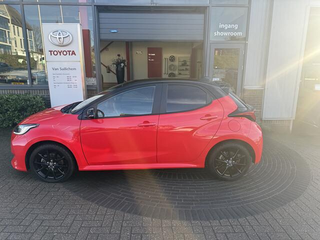 Toyota YARIS 1.5 hybride executive bi-tone panodak