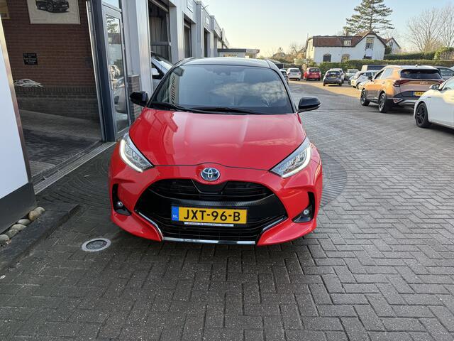 Toyota YARIS 1.5 hybride executive bi-tone panodak