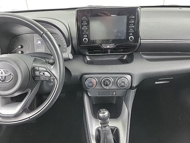 Toyota YARIS 1.5 VVT-i Active | Achteruitrijcamera | Airco | DAB |