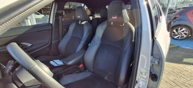 Toyota YARIS Cross 1.5 H GR Sport NLauto | 1e eigenaar | All-in | full option