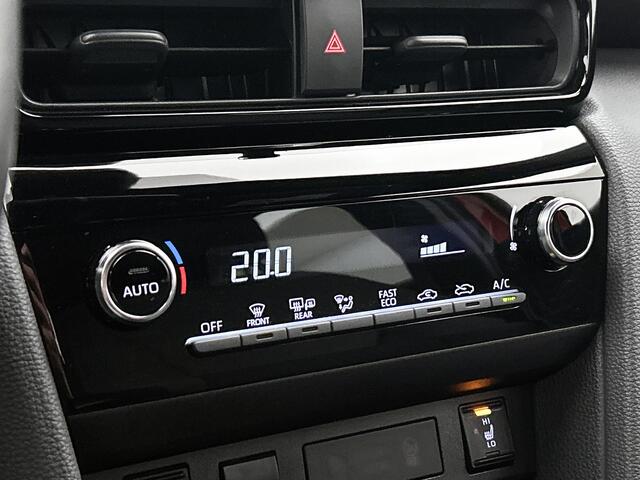 Toyota YARIS Cross 1.5 Hybrid 115 First Edition | BTW Voertuig | Stoel en stuurwielverwarming |