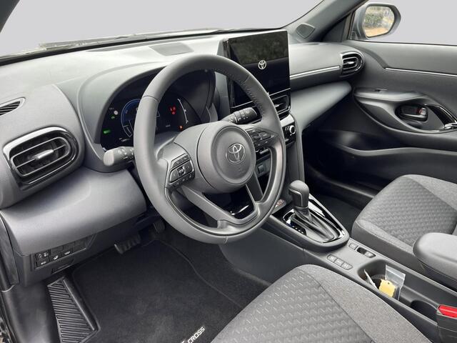 Toyota YARIS Cross 1.5 Hybride 130 pk Black Edition, Safety + Winter pakket.