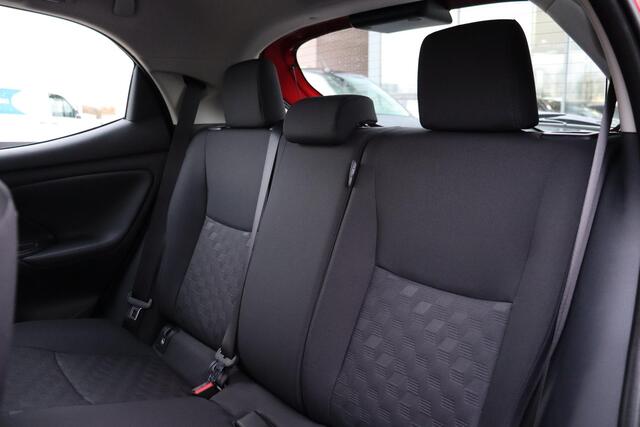 Toyota YARIS 1.5 Hybrid 115 Active, Nieuw en snel leverbaar met ¤2000,- inruilpremie!!