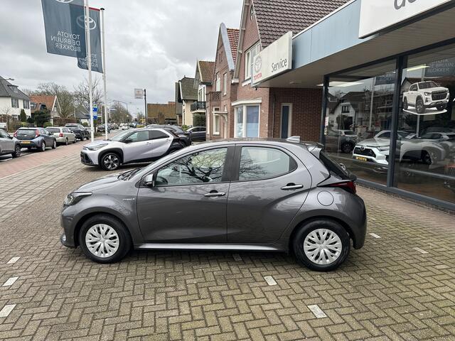 Toyota YARIS 1.5 Hybrid Active 1e eigenaar / dealeronderhouden / stoelverwarming / Apple Carplay / Android Auto / parkeercamera / adaptive cruise control / Toyota 10 jaar garantie programma / Toyota Pechhulppas / rijklaarprijs