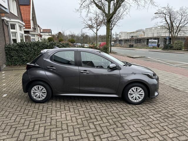 Toyota YARIS 1.5 Hybrid Active 1e eigenaar / dealeronderhouden / stoelverwarming / Apple Carplay / Android Auto / parkeercamera / adaptive cruise control / Toyota 10 jaar garantie programma / Toyota Pechhulppas / rijklaarprijs