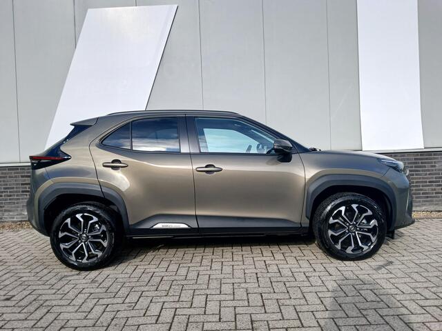 Toyota YARIS Cross 1.5 Hybrid 115 First Edition PDC v+a Navi Stoelverwarming Dode hoek detectie