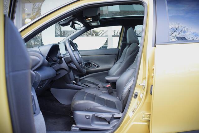 Toyota YARIS Cross 1.5 Hybrid Adventure met PANO|LED|LEDER|ACC|STOELV