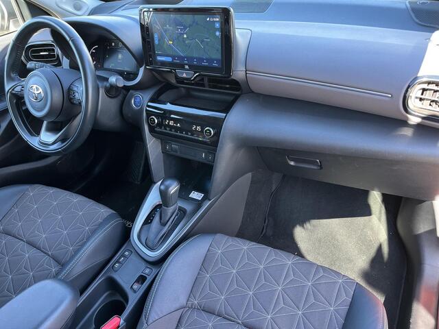 Toyota YARIS Cross 1.5 Hybrid Executive | JBL audio | Stoelverwarming | Head up display | 18 inch LM-velgen |