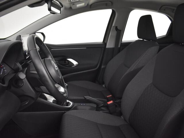 Toyota YARIS 1.5 VVT-i Active | Stuur en Stoelverwarming | Carplay | LM Velge