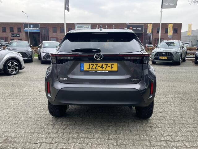 Toyota YARIS Cross 1.5 Hybrid 115 First Edition Winterpack All season