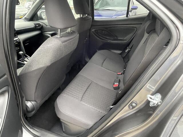 Toyota YARIS Cross 1.5 Hybrid 115 First Edition Winterpack All season