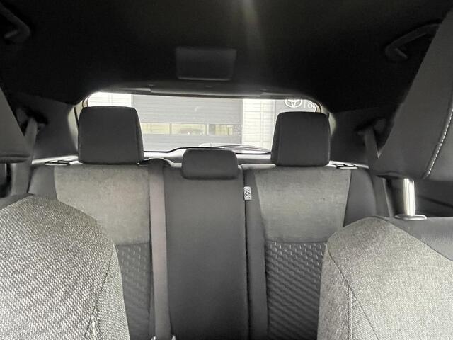 Toyota YARIS Cross 1.5 Hybrid 115 First Edition Winterpack All season