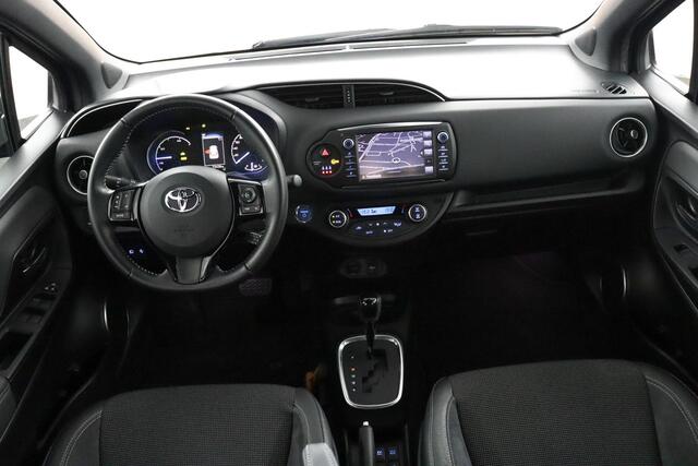 Toyota YARIS 1.5 Hybrid Executive | navigatie | Parkeersensoren Achter | Trekhaak |