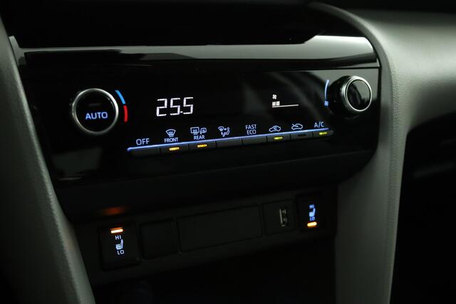 Toyota YARIS Cross 1.5 Hybrid Executive Limited | Adaptive Cruise Control | Achteruitrijcamera | Dodehoekdetectie | Stoelverwarming | Stuurverwarming | Elektrische achterklep |