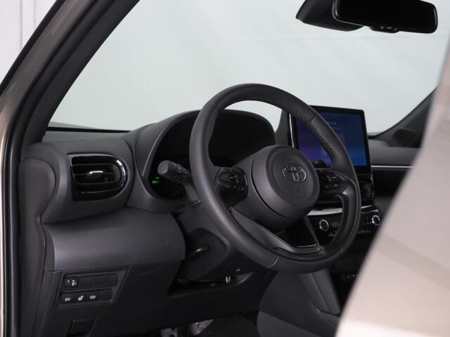 Toyota YARIS Cross 1.5 Hybrid 130 Dynamic | Safety/ Winter Pakket | Stuurwiel- En Stoelverwarming | Botsherkenning | Grootlichtassistent