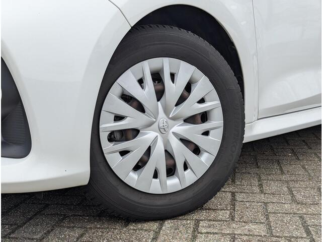 Toyota YARIS 1.5 Hybrid Active | All season | ACC | Climate control | Navi | Apple carplay / Android auto