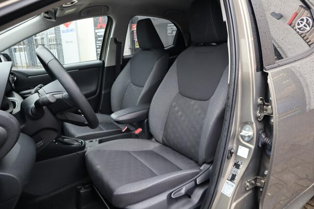 Toyota YARIS 1.5 Hybrid 115 Dynamic Stuur en stoelverwarming