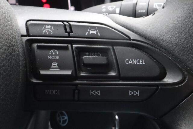 Toyota YARIS 1.5 Hybrid 115 Dynamic Stuur en stoelverwarming