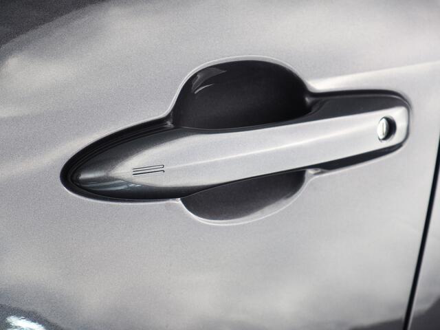 Toyota YARIS Cross 1.5 Hybrid 130 Dynamic | Safety/ Winter Pakket | Dodehoekdetectie | Stuurwiel- En Stoelverwarming | Botsherkenning | Grootlichtassistent