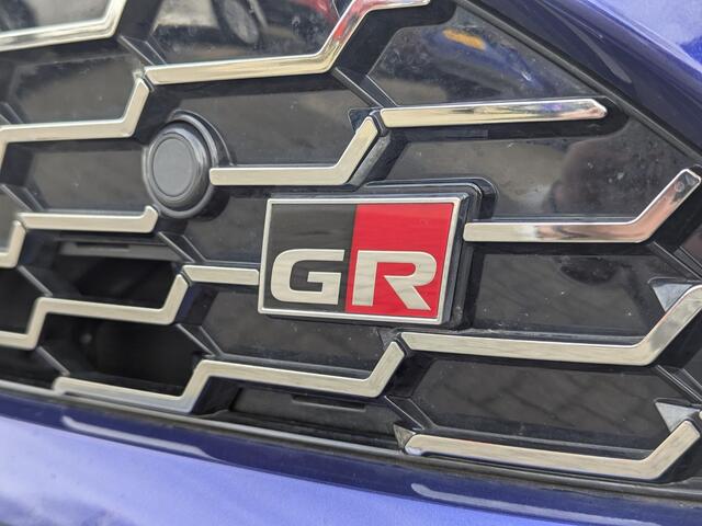 Toyota YARIS Cross 1.5 Hybrid 130 GR SPORT | Facelift | Elek. Kofferklep | Stoel- stuurverwarming | PDC V+A | BSM | Camera