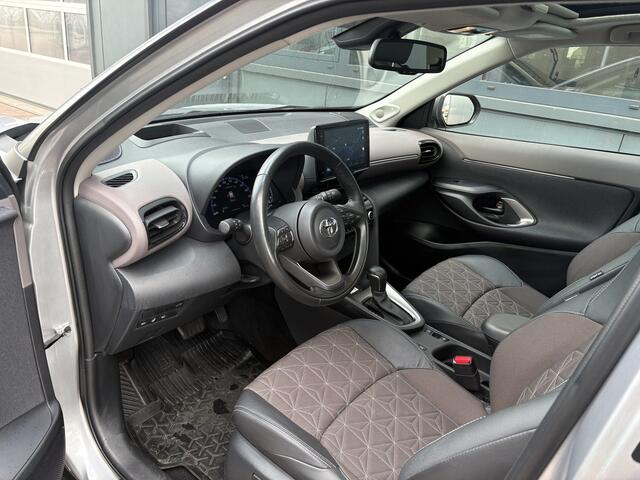 Toyota YARIS Cross 1.5 Hybrid Adventure PANORAMADAK/LEDER/JBLAUDIO/HUD/PDC/18INCH