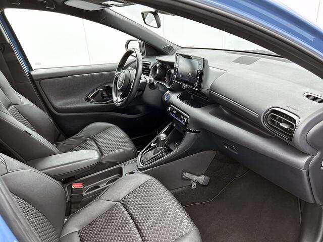 Toyota YARIS 1.5 Hybrid Executive | Trekhaak | Navigatie | Stoelverwarming | Dealer Onderhouden | PDC voor en achter |