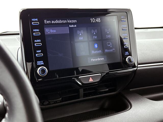 Toyota YARIS 1.5 Hybrid Executive | Trekhaak | Navigatie | Stoelverwarming | Dealer Onderhouden | PDC voor en achter |