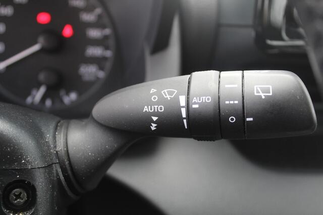 Toyota YARIS 1.5 Hybrid Active Elek ramen I Parkeercamera I Apple Carplay/ Android auto l Automaat l Cruise control l