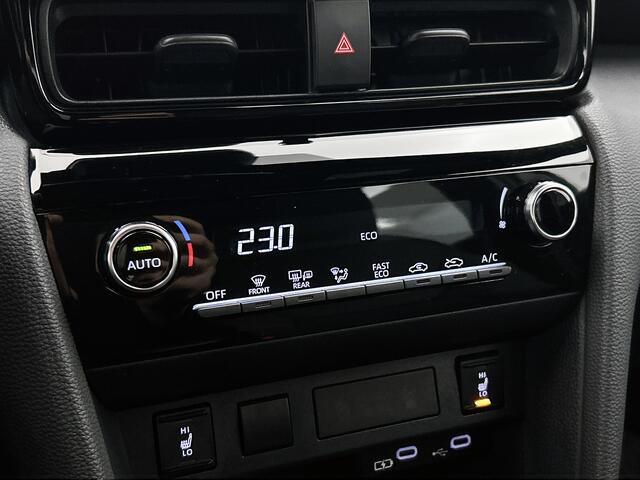 Toyota YARIS Cross 1.5 Hybrid 115 First Edition + Comfort Pack | Dealeronderhouden | Stoel + Stuurverwarming | Facelift Model | PDC voor en achter |