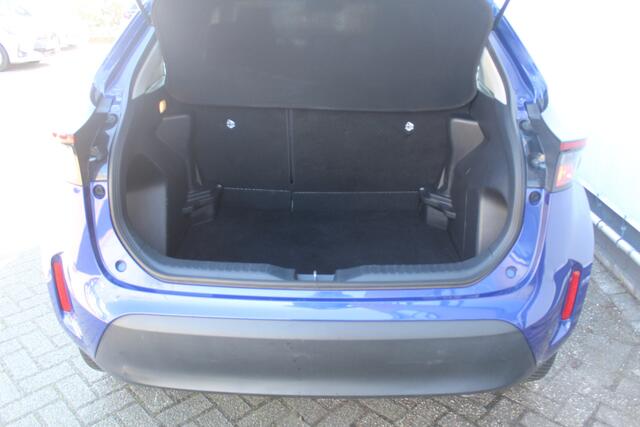 Toyota YARIS Cross 1.5 Hybrid Active Apple carplay/ android auto l All weather banden | Armsteun | Elektrisch inklapbare buitenspiegels | Climate control | Achteruitrijcamera | Verwarmbare spiegel