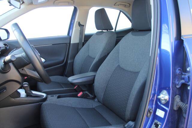 Toyota YARIS Cross 1.5 Hybrid Active Apple carplay/ android auto l All weather banden | Armsteun | Elektrisch inklapbare buitenspiegels | Climate control | Achteruitrijcamera | Verwarmbare spiegel