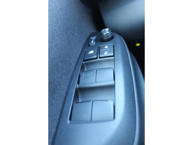 Toyota YARIS Cross 1.5 Hybrid Active Apple carplay/ android auto l All weather banden | Armsteun | Elektrisch inklapbare buitenspiegels | Climate control | Achteruitrijcamera | Verwarmbare spiegel