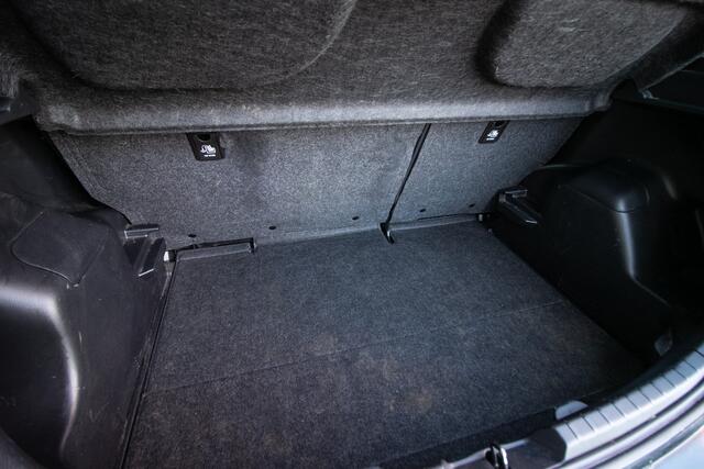 Toyota YARIS 1.5 VVT-i Dynamic Automaat | Carplay | Clima | Lmv | Cruise |