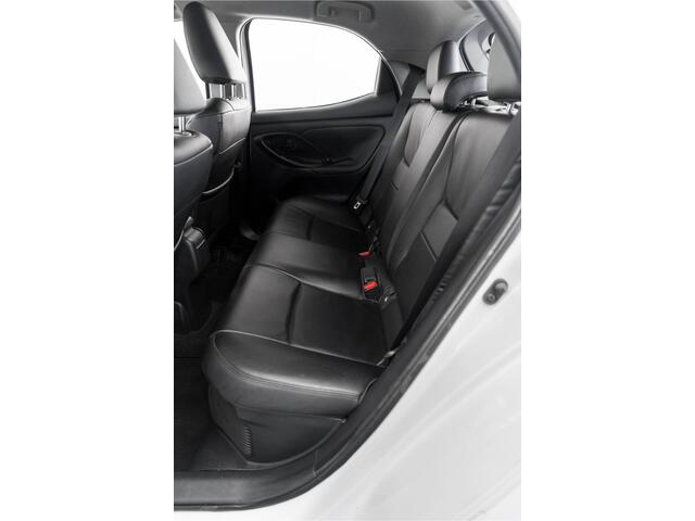 Toyota YARIS 1.5 Hybrid Business Plus Leder Led Camera