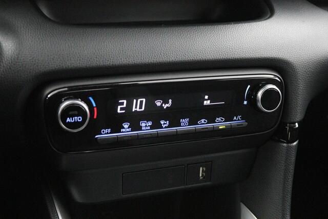 Toyota YARIS 1.5 Hybrid Dynamic | Lage kilometerstand | Parkeercamera | Navigatie |