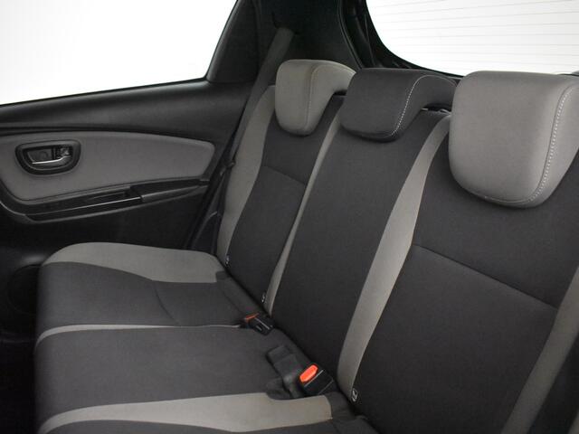 Toyota YARIS 1.5 Hybrid Bi-Tone | Camera | Navigatie | Botspreventie |