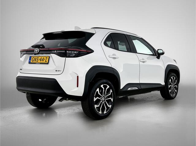 Toyota YARIS Cross 1.5 Hybrid 115 First Edition | Climate control | Adaptive cruise control | LM velgen |