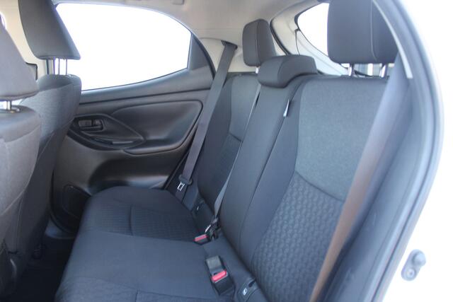 Toyota YARIS 1.5 Hybrid 115 First Edition Stoelverwarming l Lendesteun l LM velgen l Spiegelverwarming