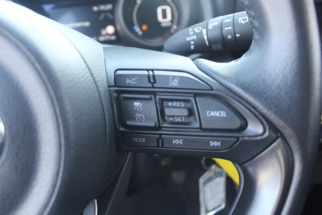 Toyota YARIS Cross 1.5 Hybrid Apple carplay/ android auto l All weather banden | Armsteun | Elektrisch inklapbare buitenspiegels | Climate control | Achteruitrijcamera | Verwarmbare spiegel