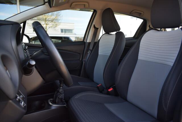 Toyota YARIS 1.5 VVT-i Aspiration | Trekhaak | Navigatie | Camera | Cruise Control | Airco |