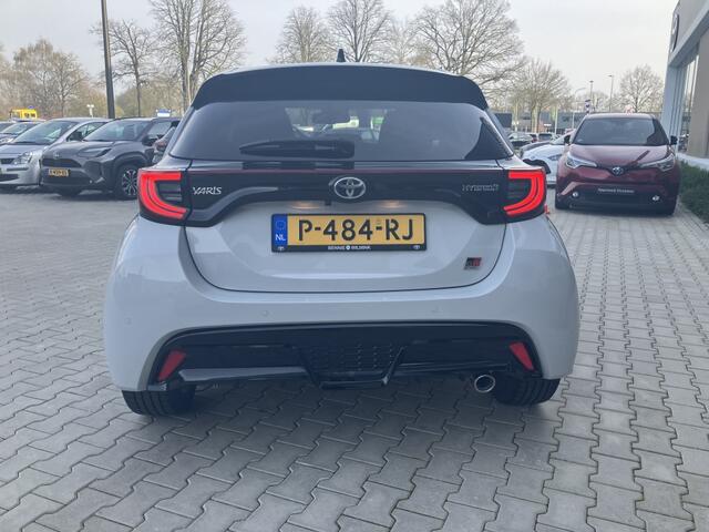 Toyota YARIS 1.5 Hybride GR Sport | Blindspot | Stoelverw (20266km!)