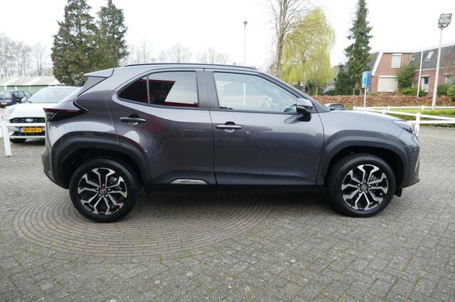 Toyota YARIS 1.5 HYBRID 115 FIRST CAMERA/PARKEERHULP V+A/LED/WINTERPAKKET