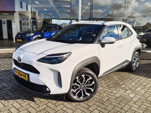 Toyota YARIS Cross 1.5 Hybrid First Edition | Sensoren v/a | Navi | Keyless Start &