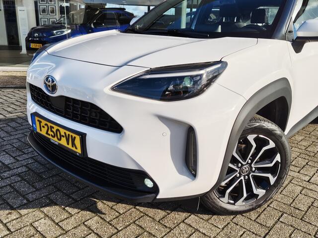 Toyota YARIS Cross 1.5 Hybrid First Edition | Sensoren v/a | Navi | Keyless Start &