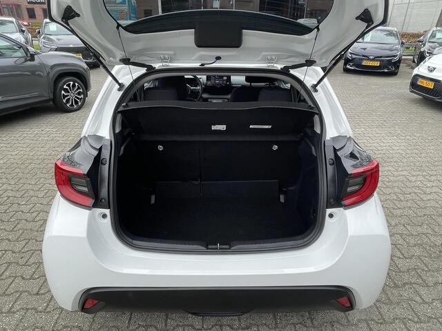 Toyota YARIS 1.5 Hybrid Dynamic Michelin Cross climate