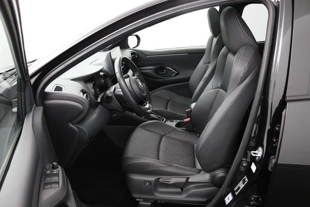 Toyota YARIS 1.5 Hybrid Executive | Premium pack | Panoramadak | Stuur en stoelverwarming | lederen bekleding |