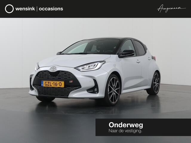 Toyota YARIS 1.5 Hybrid 130 GR SPORT | Navigatie | Sportstoelen | Digitaal Dashboard | Apple CarPlay/Android Auto | Camera | DAB | Stoelverwarming | Panoramadak | Adaptieve Cruise Control | Stuurverwarming |